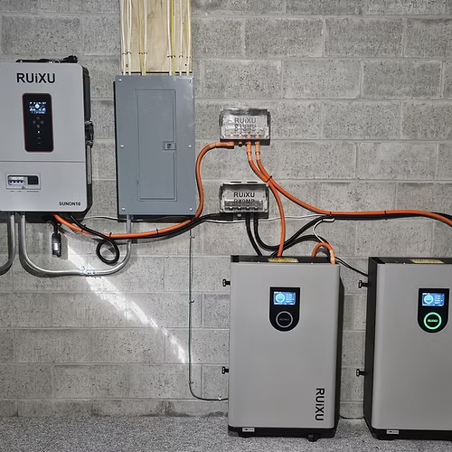 RUiXU Single/Split-Phase Off-Grid Inverter mounted